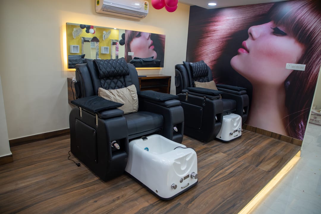 Salon Interior · Massage chairs at the mani-pedi station, The Jawed Habib, Reva Circle